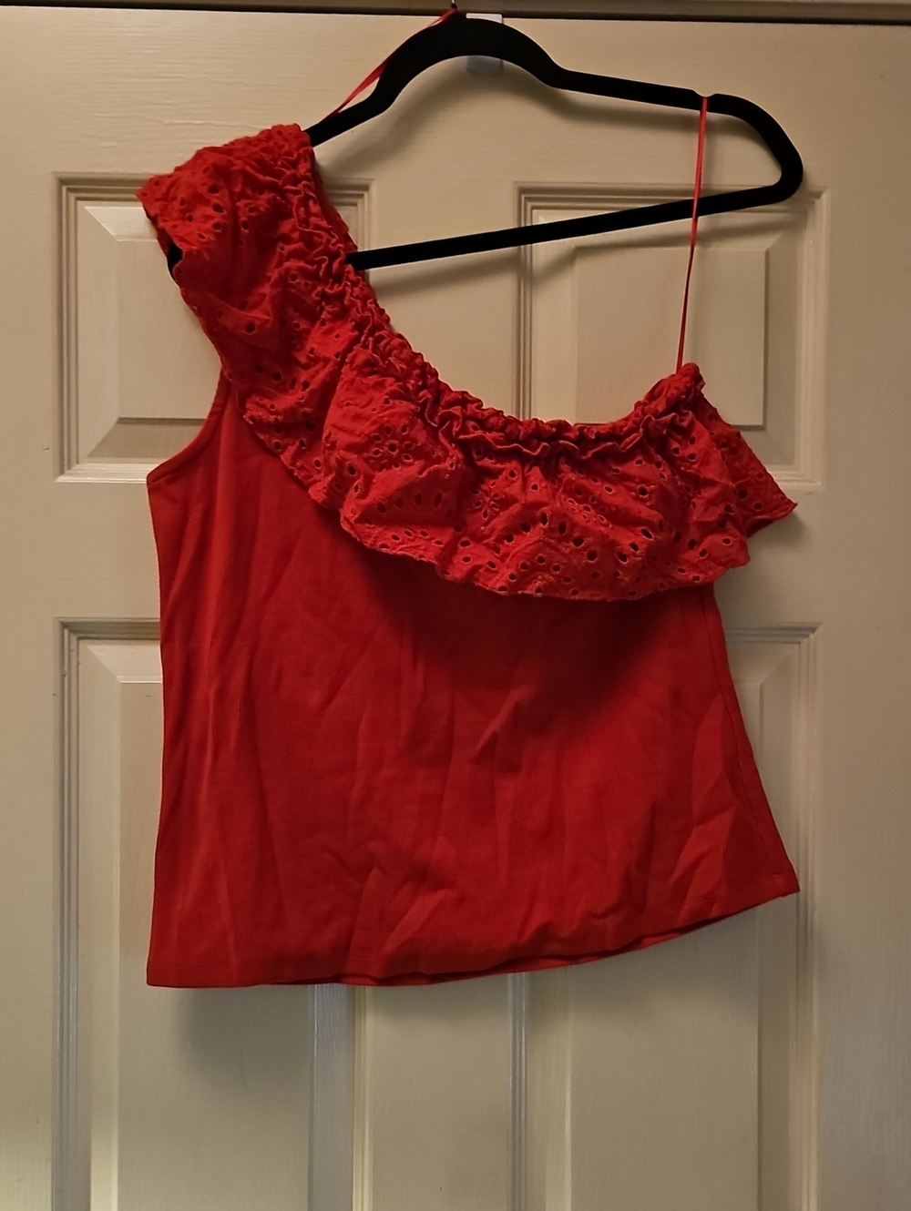 Tru Luxe Jeans Red One-Shoulder Ruffle Eyelet Camisole